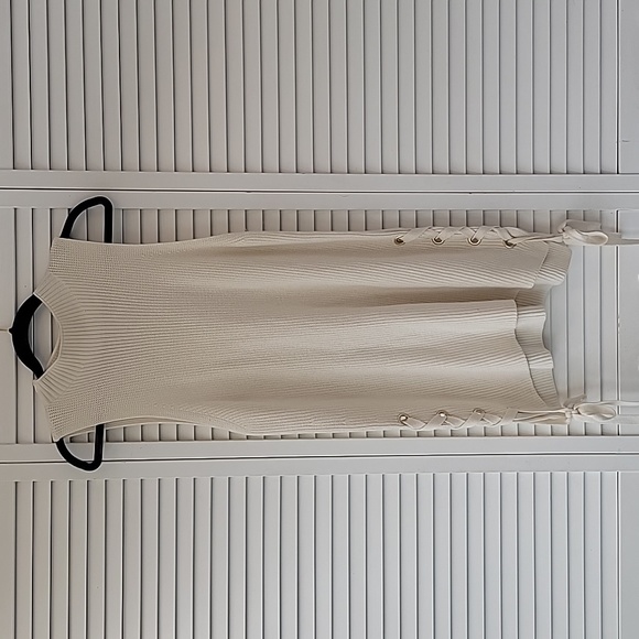 Michael Kors Cream Beige Side Lace Sleeveless Sweater. Size Large. - Picture 2 of 11